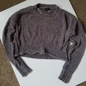 Cropped cute grey sweater